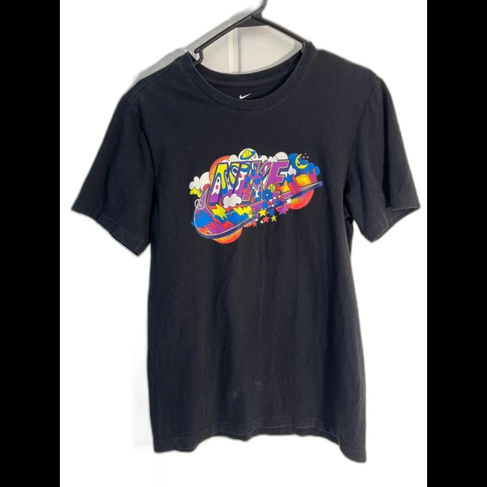 The Nike Tee Mens psychedelic graphic shirt